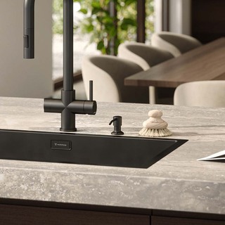 Diskmedelspump Matt Svart