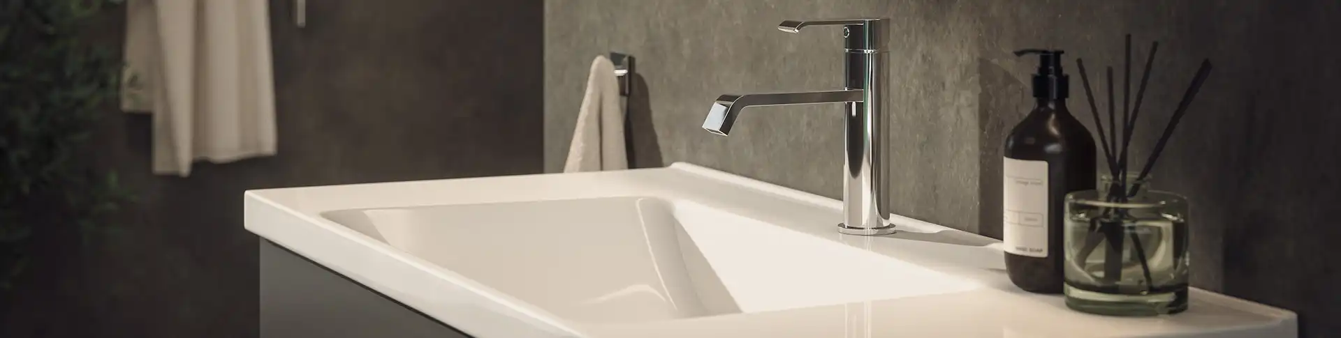 Badrum Westerbergs Nexus med kromade detaljer